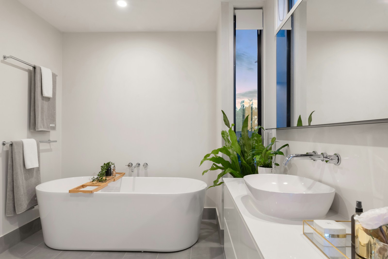 Baño revisado con imagen limpia y neutra.